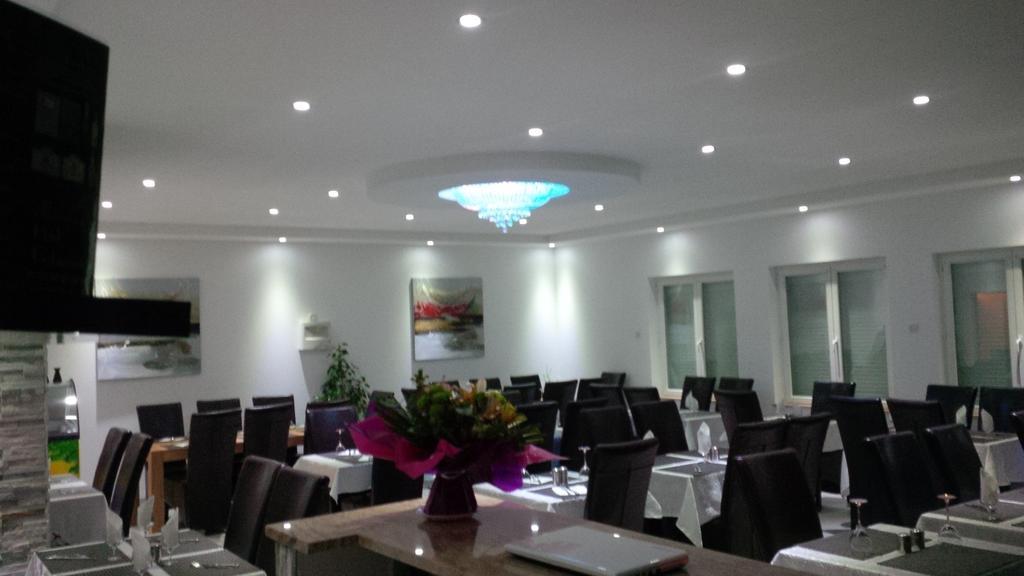 Hotel Restaurant Le Mistral Peipin Dış mekan fotoğraf